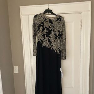 Tadashi Shoji gown size 6